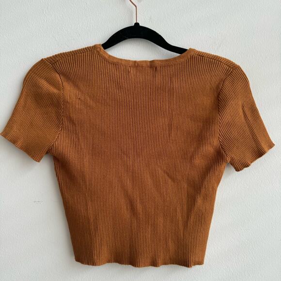 NWT - Forever 21 Mustard Ribbed Short Sleeve Crop Top - Medium - Picture 4 of 6